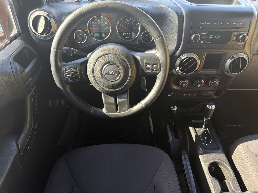 Jeep Wrangler Vehicle Full-screen Gallery Image 12