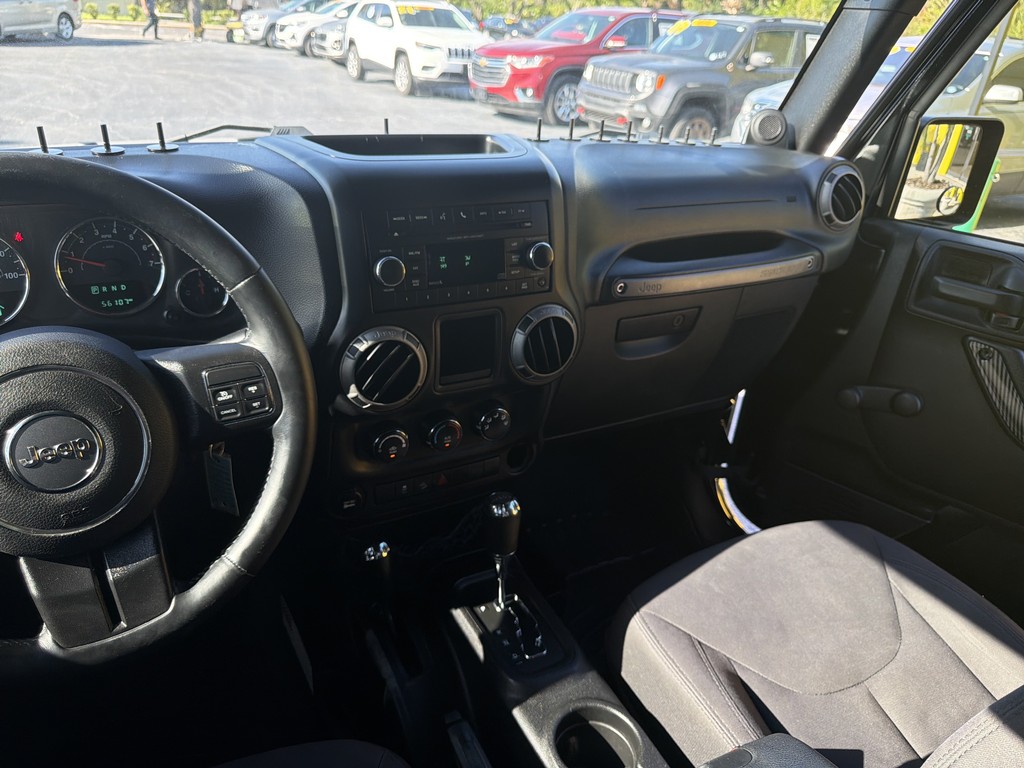 Jeep Wrangler Vehicle Full-screen Gallery Image 13