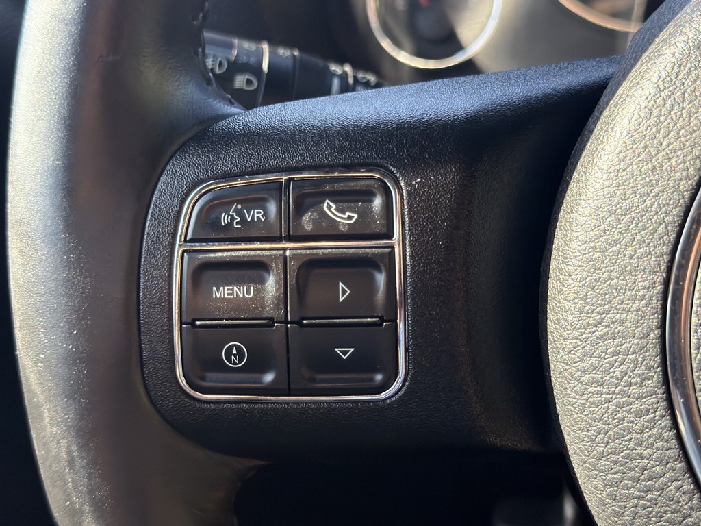 Jeep Wrangler Vehicle Full-screen Gallery Image 19