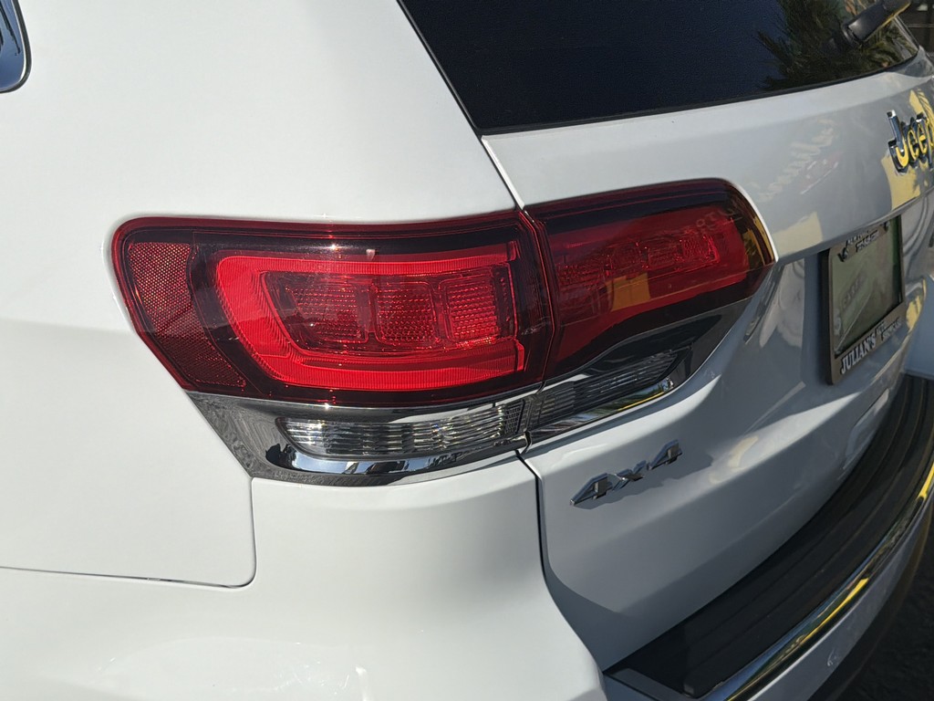 Jeep Grand Cherokee Vehicle Full-screen Gallery Image 07