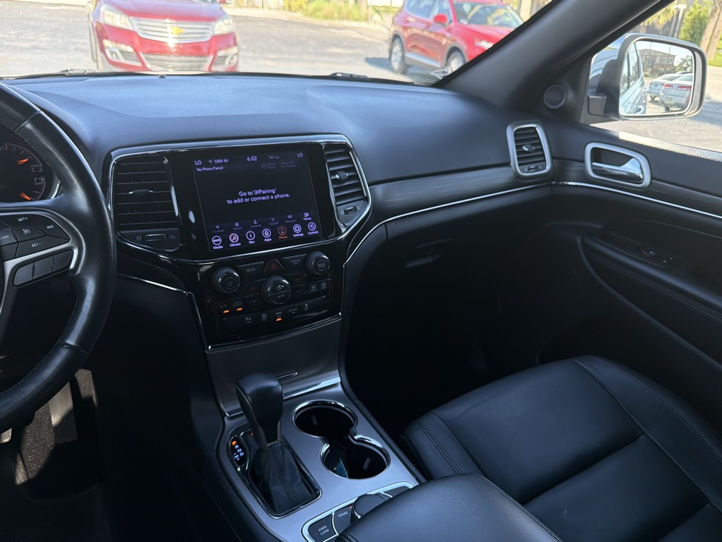 Jeep Grand Cherokee Vehicle Full-screen Gallery Image 13
