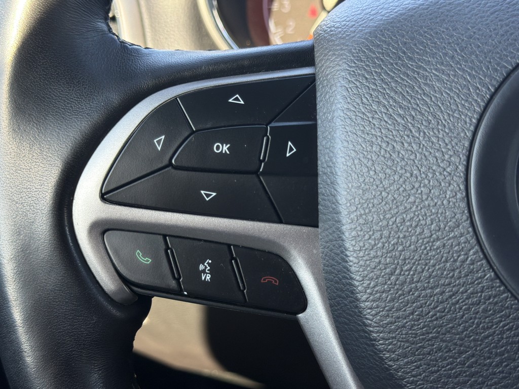 Jeep Grand Cherokee Vehicle Full-screen Gallery Image 25