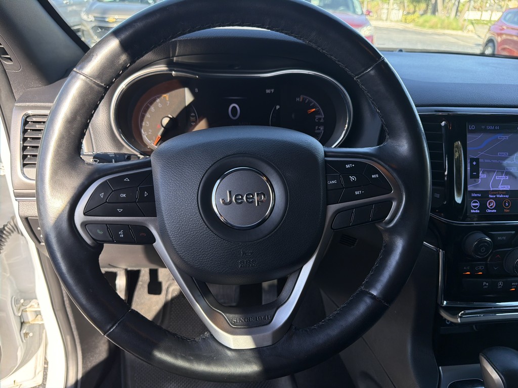 Jeep Grand Cherokee Vehicle Full-screen Gallery Image 27