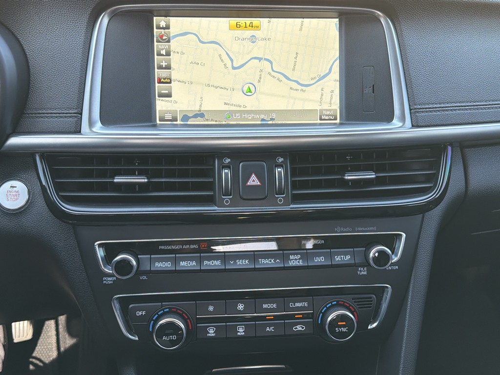 Kia Optima Vehicle Full-screen Gallery Image 12