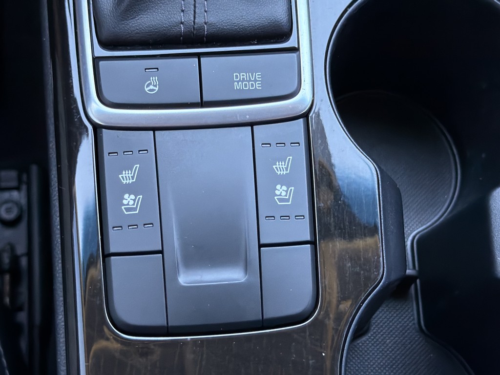 Kia Optima Vehicle Full-screen Gallery Image 17