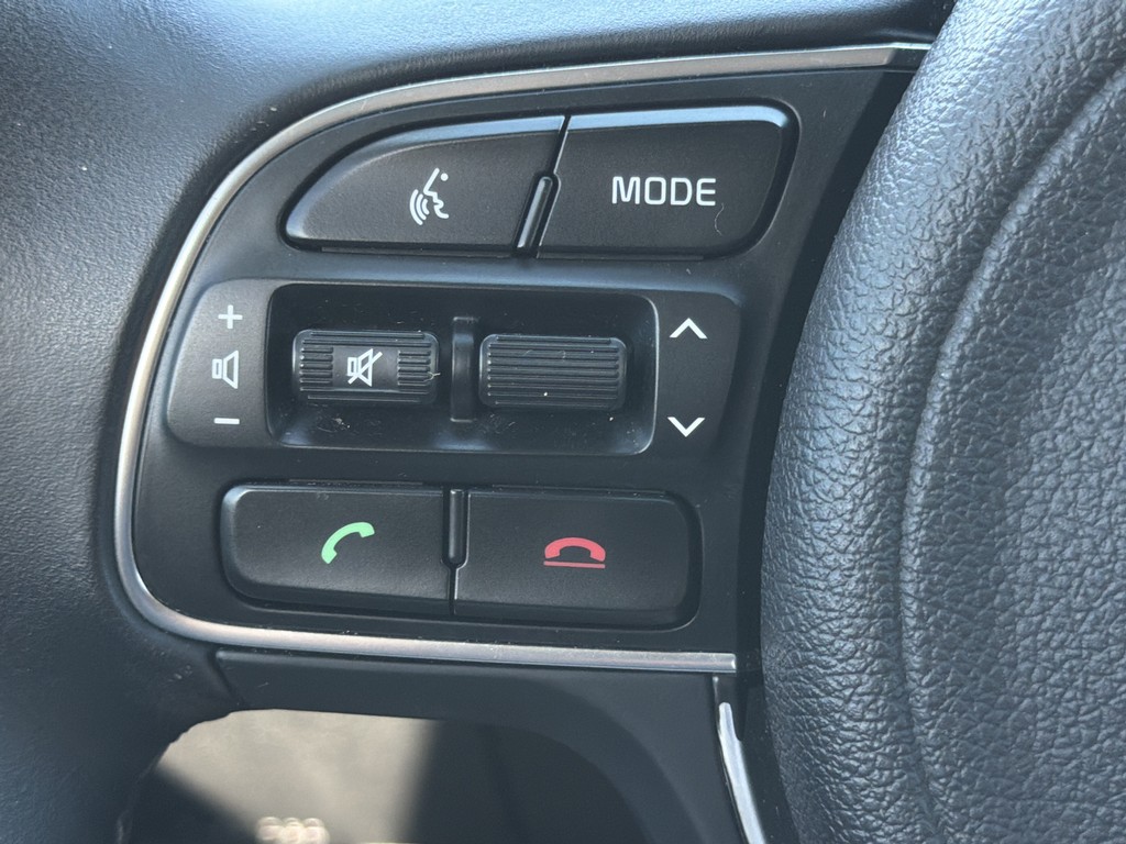 Kia Optima Vehicle Full-screen Gallery Image 20