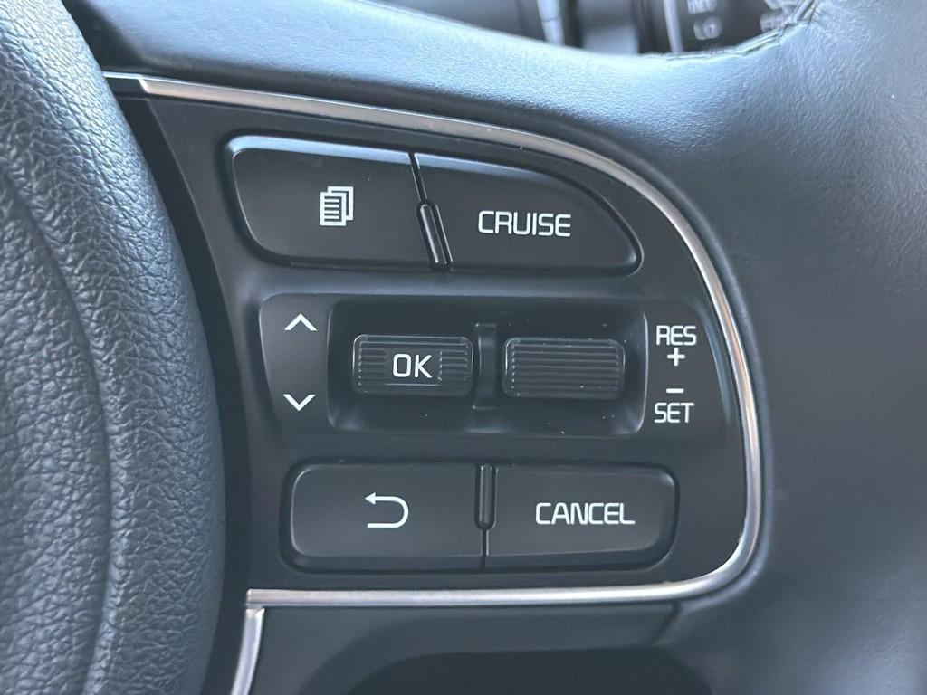 Kia Optima Vehicle Full-screen Gallery Image 21