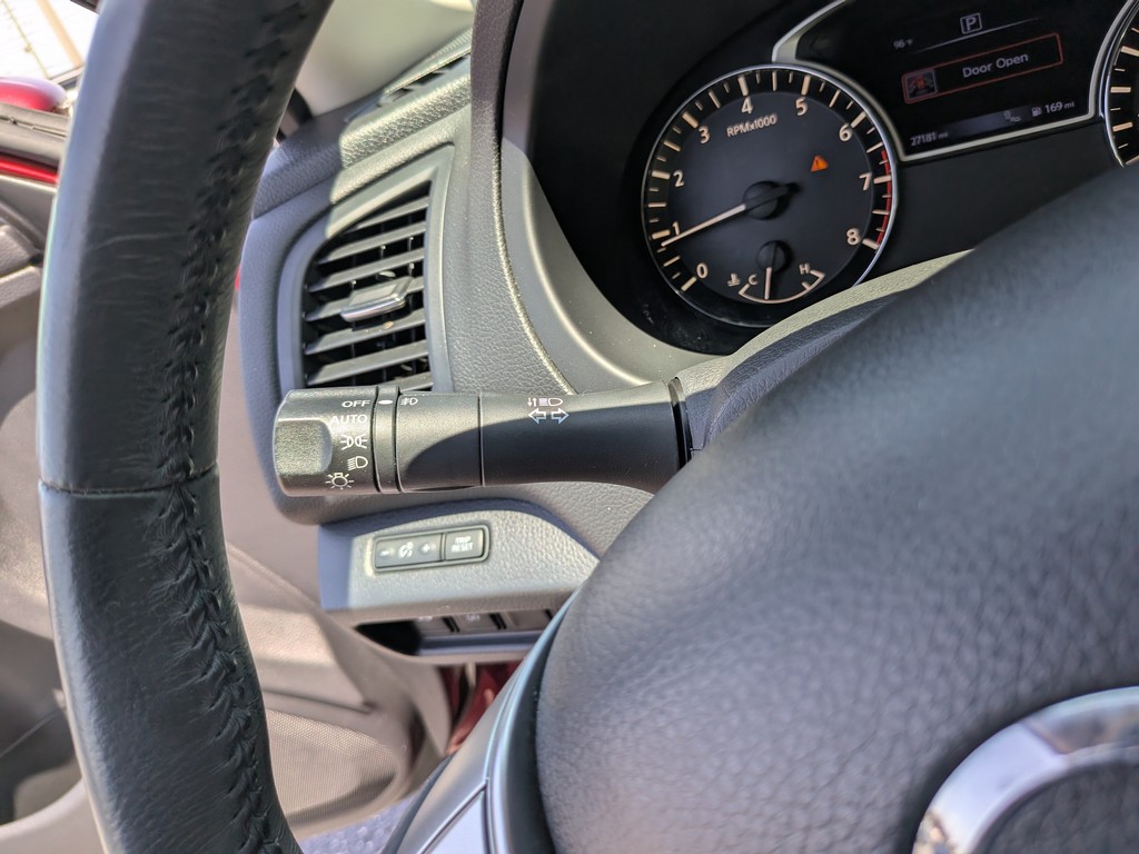 Nissan Altima Vehicle Full-screen Gallery Image 29