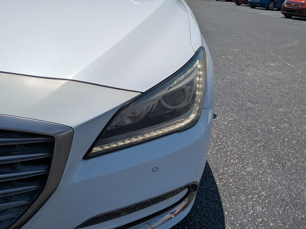 Genesis G80 Vehicle Full-screen Gallery Image 06