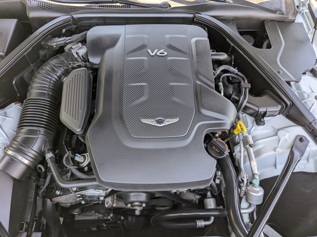Genesis G80 Vehicle Full-screen Gallery Image 10