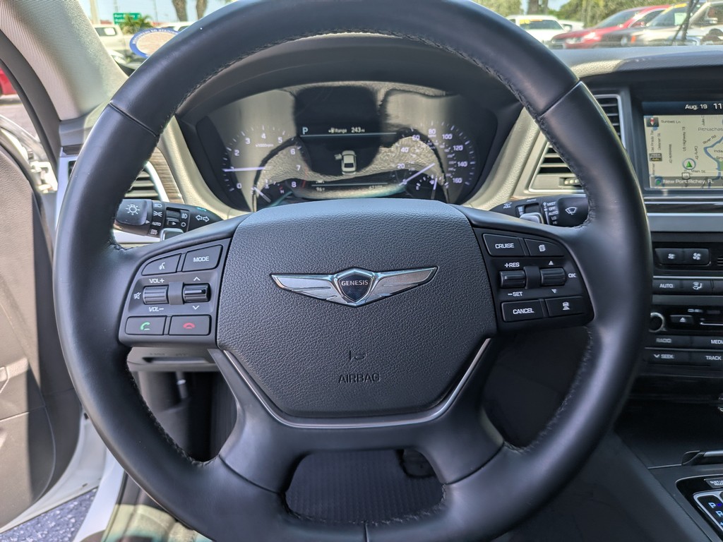 Genesis G80 Vehicle Full-screen Gallery Image 26