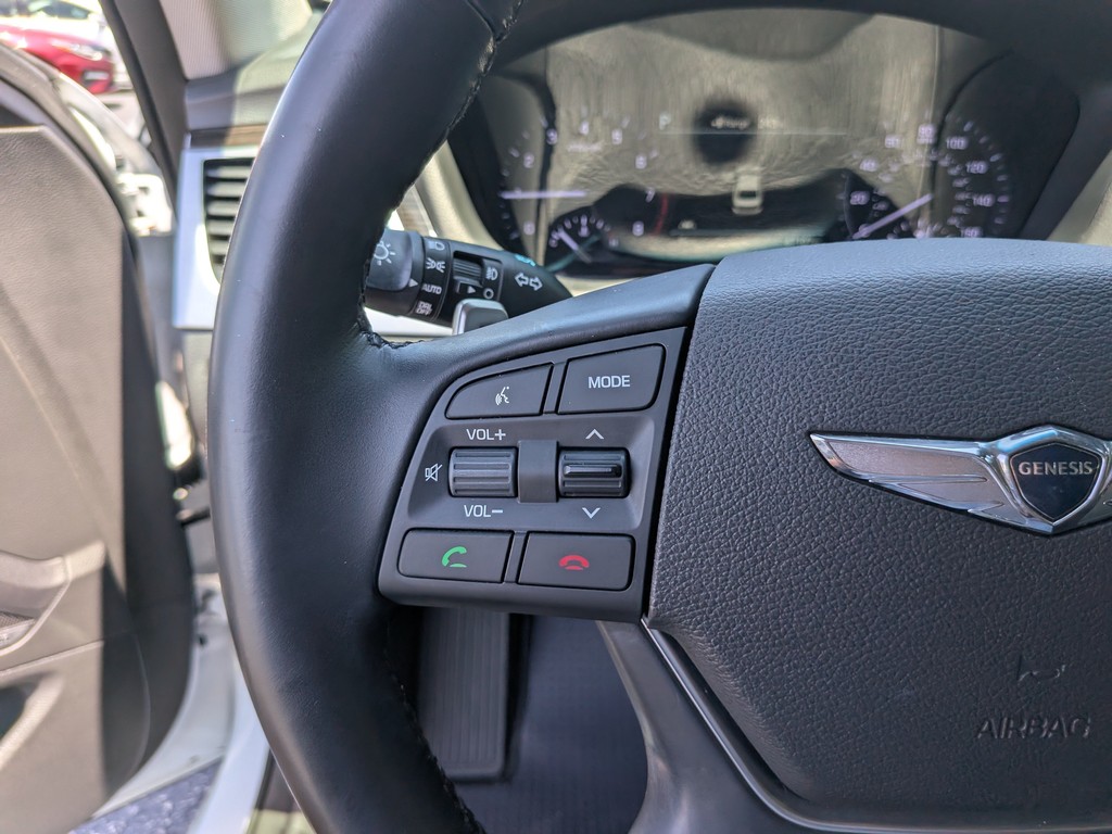 Genesis G80 Vehicle Full-screen Gallery Image 27