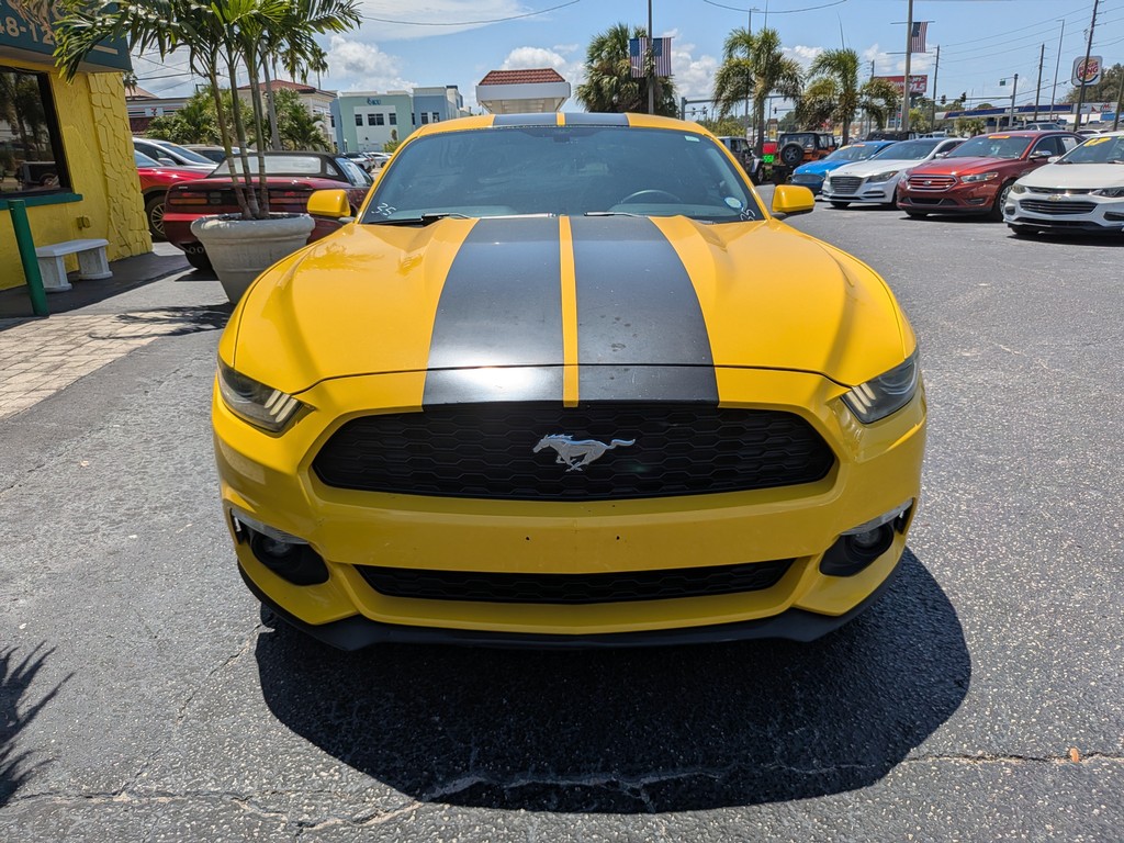 Ford Mustang Vehicle Full-screen Gallery Image 05