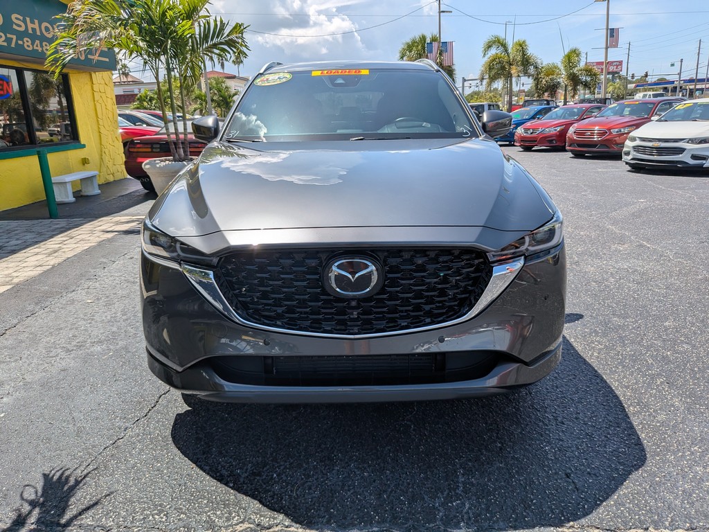 Mazda CX-5 Vehicle Full-screen Gallery Image 05