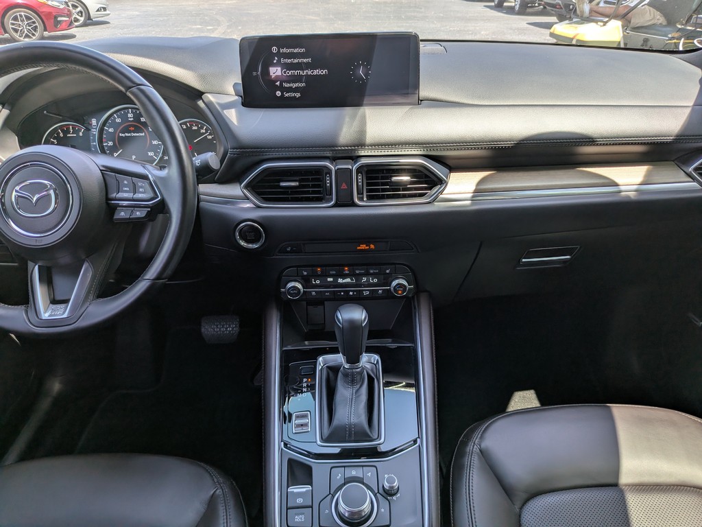 Mazda CX-5 Vehicle Full-screen Gallery Image 16