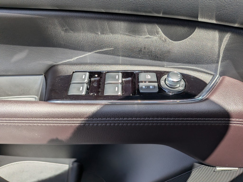 Mazda CX-5 Vehicle Full-screen Gallery Image 19