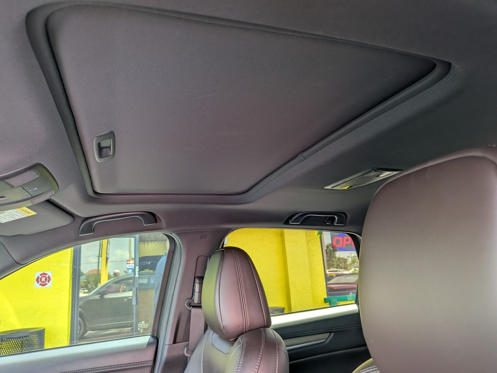 Mazda CX-5 Vehicle Full-screen Gallery Image 22