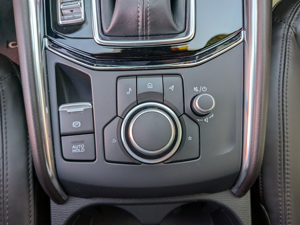 Mazda CX-5 Vehicle Full-screen Gallery Image 28