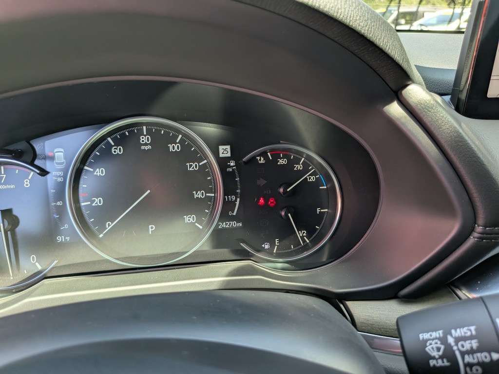 Mazda CX-5 Vehicle Full-screen Gallery Image 37