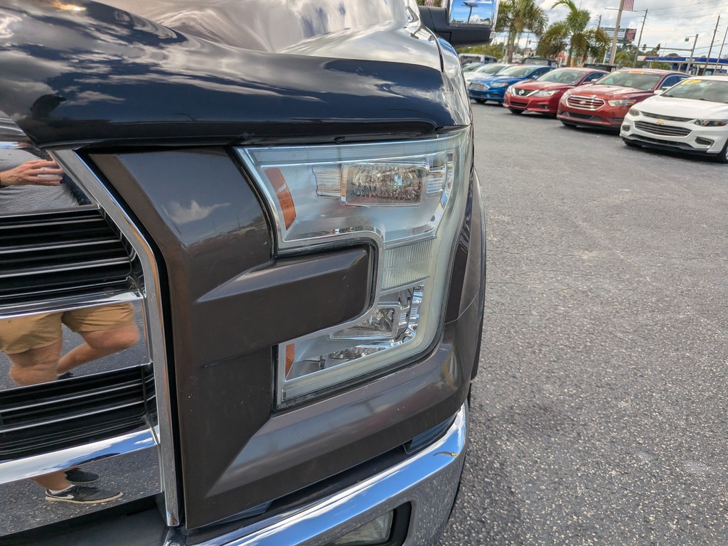 Ford F-150 Vehicle Full-screen Gallery Image 06