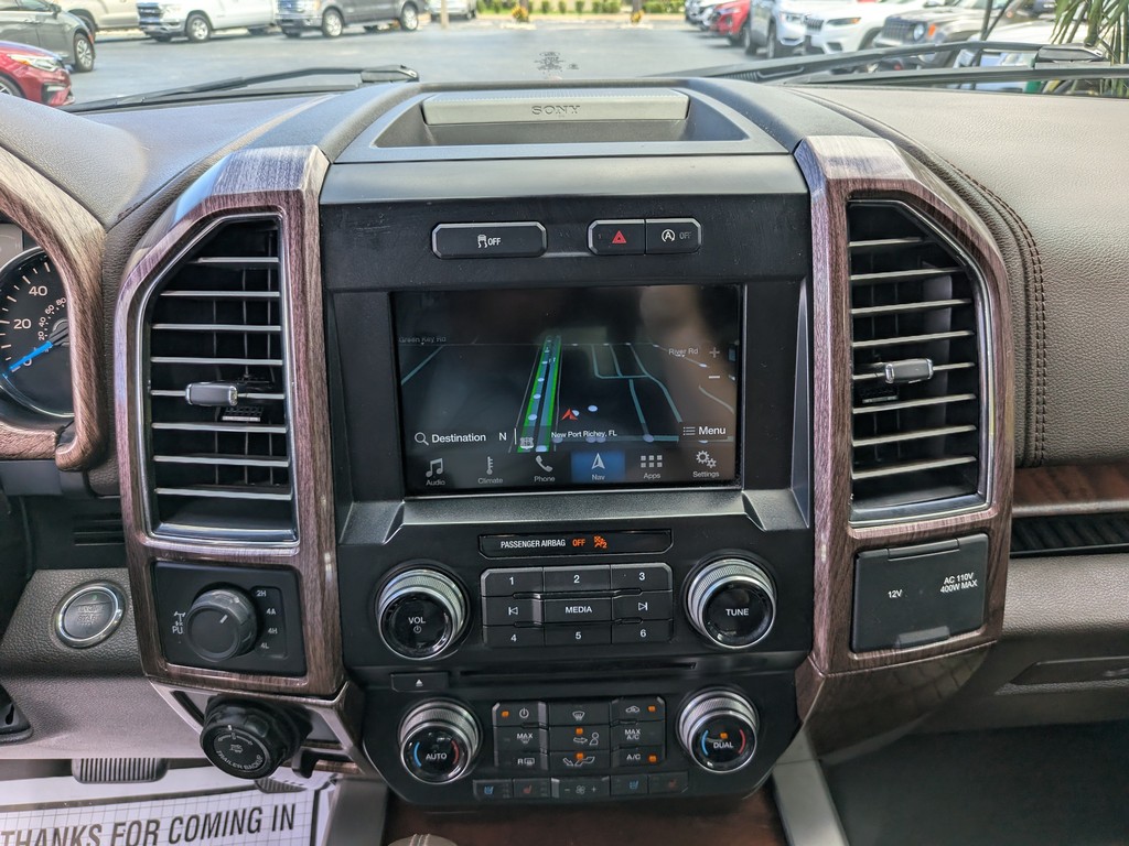 Ford F-150 Vehicle Full-screen Gallery Image 21