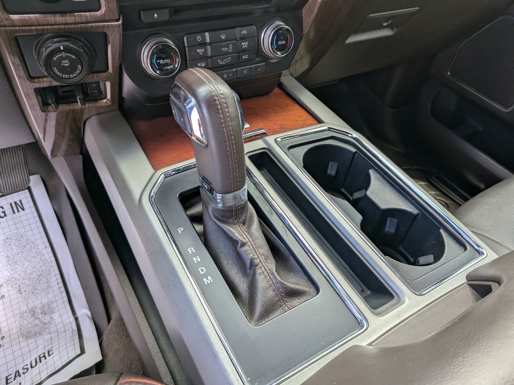 Ford F-150 Vehicle Full-screen Gallery Image 26
