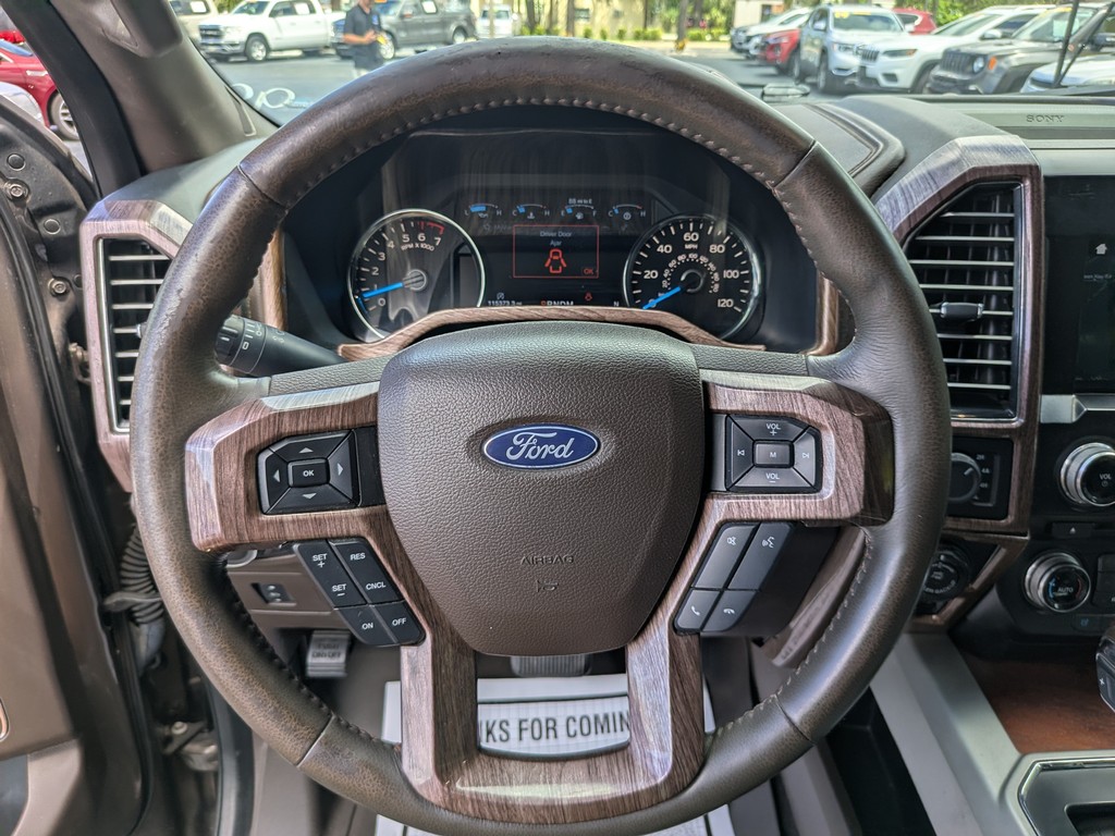 Ford F-150 Vehicle Full-screen Gallery Image 29