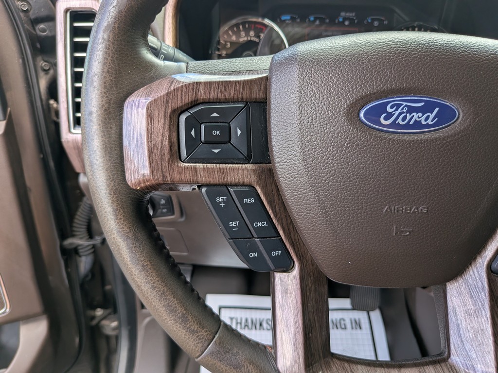 Ford F-150 Vehicle Full-screen Gallery Image 30
