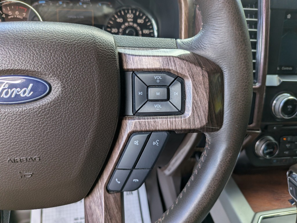 Ford F-150 Vehicle Full-screen Gallery Image 31