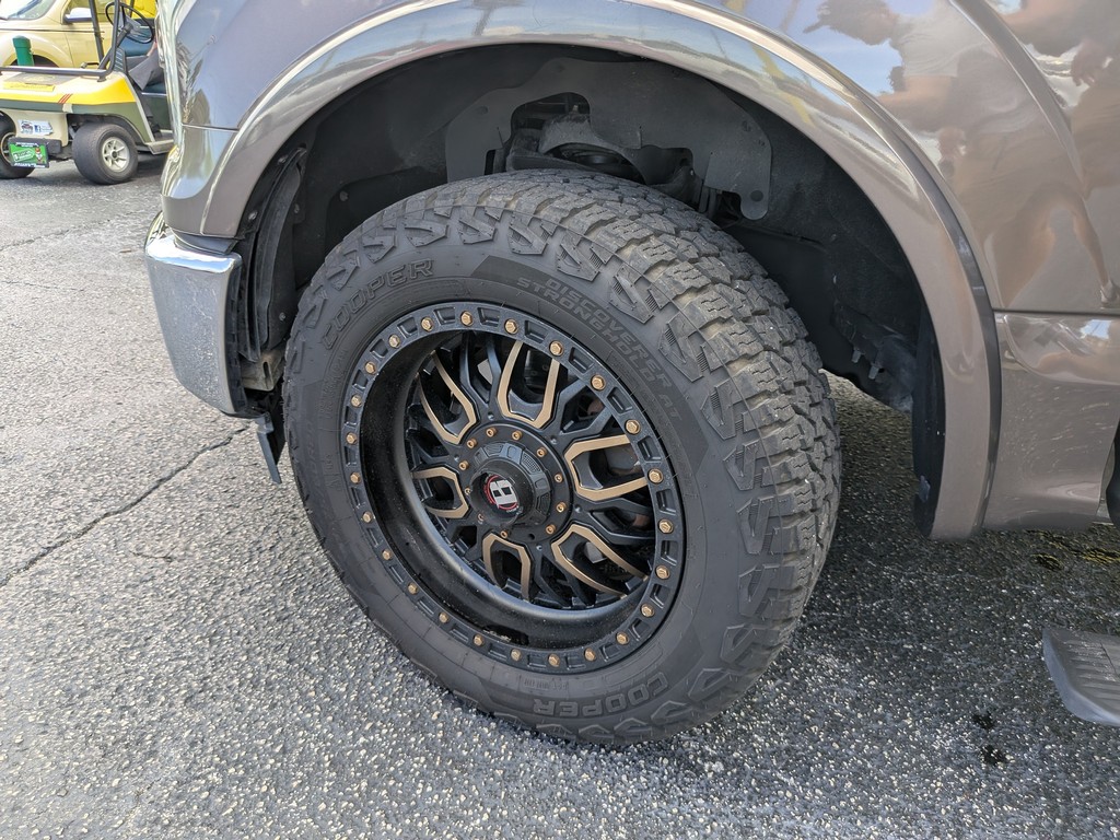 Ford F-150 Vehicle Full-screen Gallery Image 34