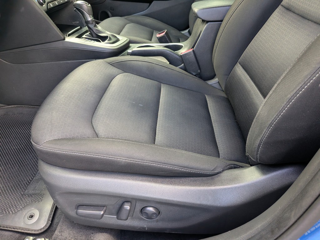 Hyundai Elantra Vehicle Full-screen Gallery Image 15