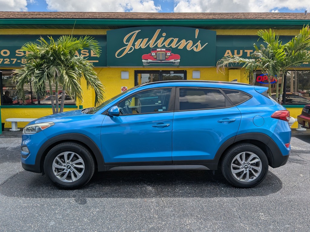 Hyundai Tucson Vehicle Full-screen Gallery Image 02