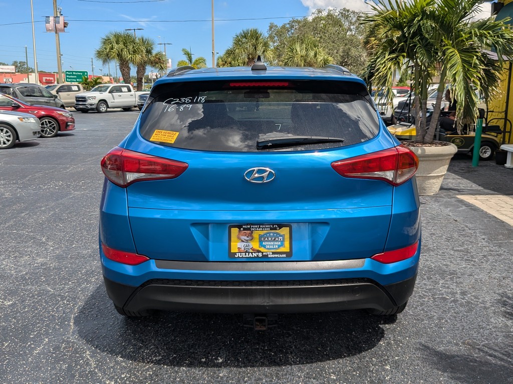 Hyundai Tucson Vehicle Full-screen Gallery Image 04
