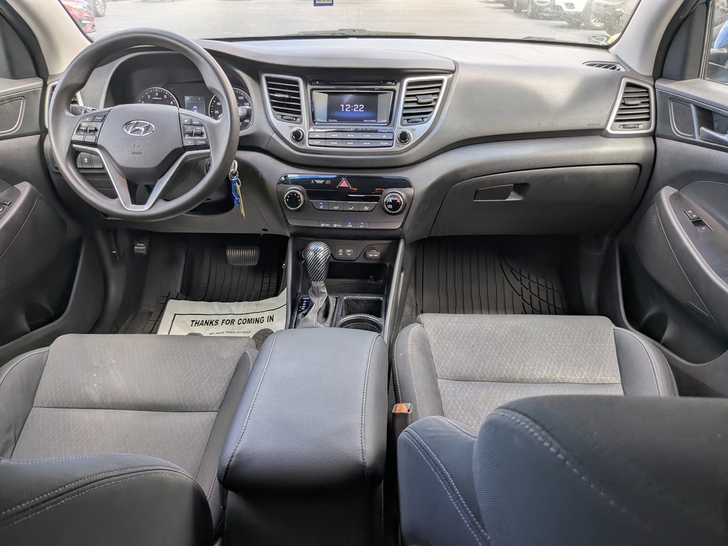 Hyundai Tucson Vehicle Full-screen Gallery Image 09