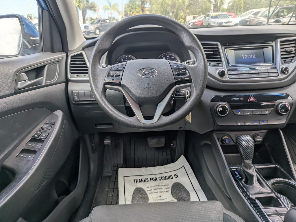 Hyundai Tucson Vehicle Full-screen Gallery Image 10