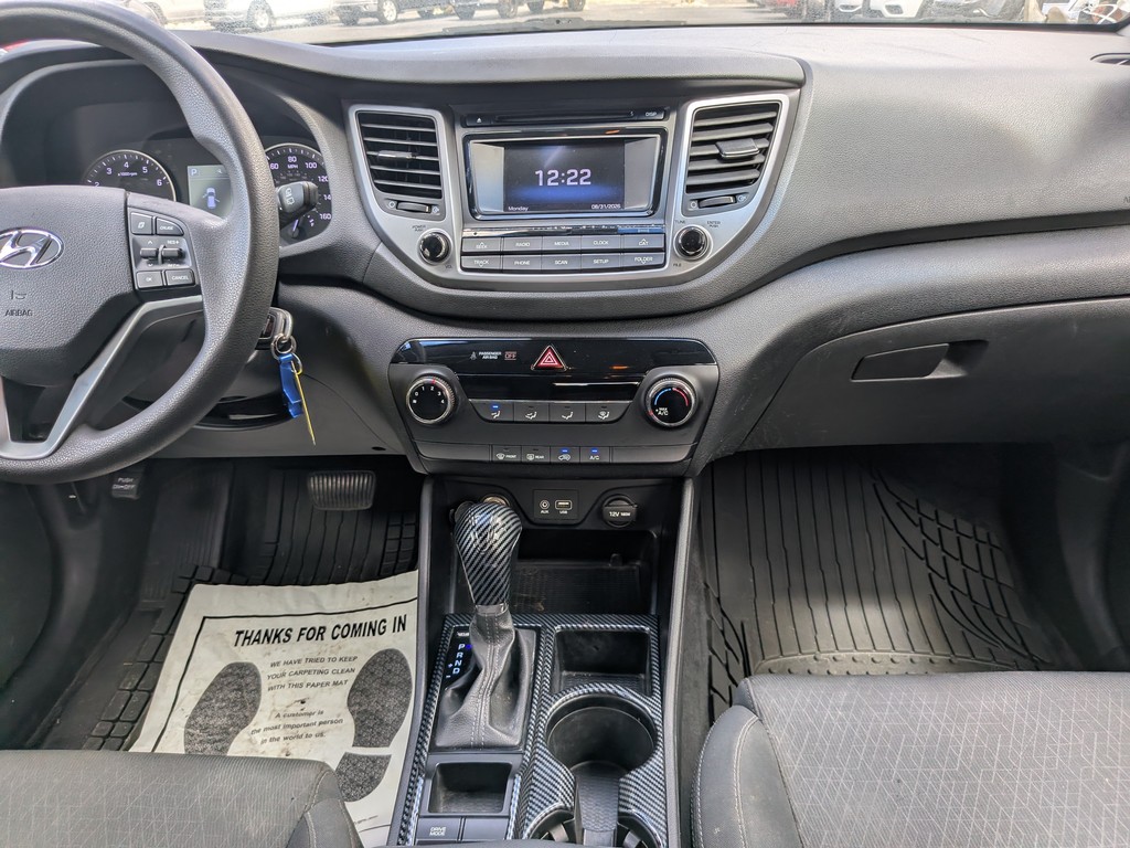 Hyundai Tucson Vehicle Full-screen Gallery Image 11