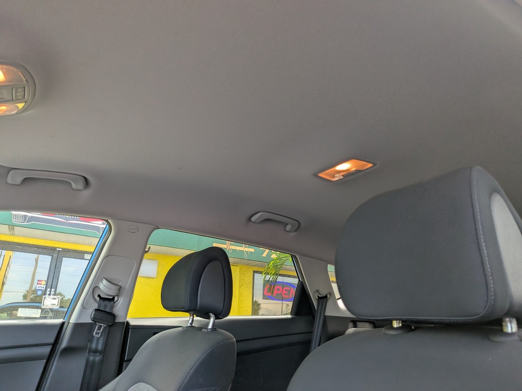 Hyundai Tucson Vehicle Full-screen Gallery Image 16