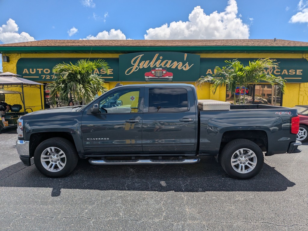 Chevrolet Silverado 1500 4WD Vehicle Full-screen Gallery Image 02