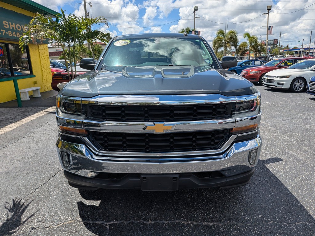 Chevrolet Silverado 1500 4WD Vehicle Full-screen Gallery Image 05