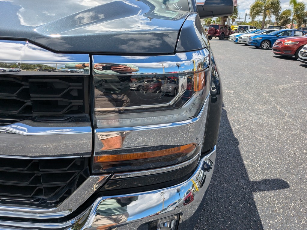 Chevrolet Silverado 1500 4WD Vehicle Full-screen Gallery Image 06