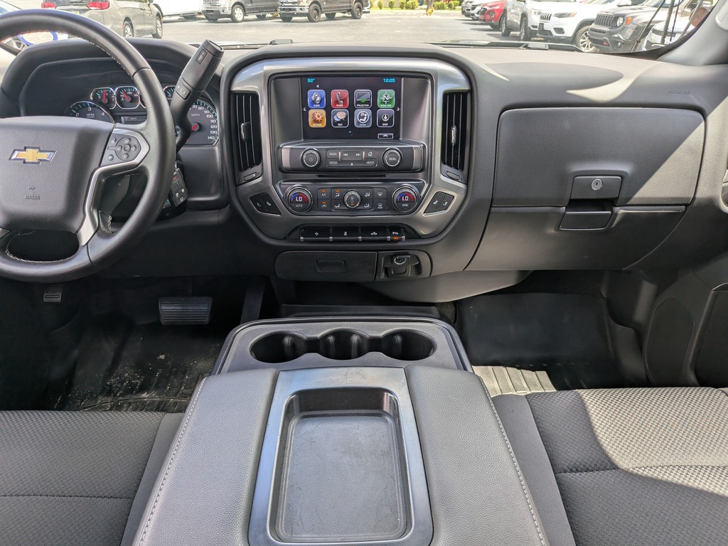 Chevrolet Silverado 1500 4WD Vehicle Full-screen Gallery Image 13
