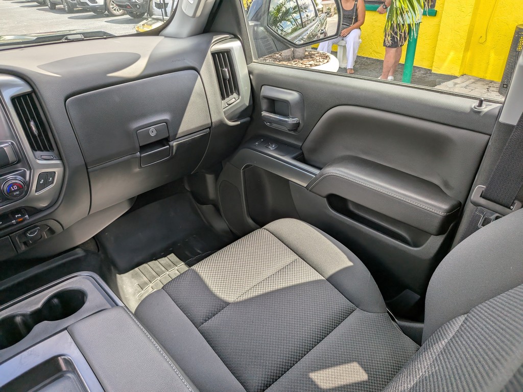 Chevrolet Silverado 1500 4WD Vehicle Full-screen Gallery Image 14