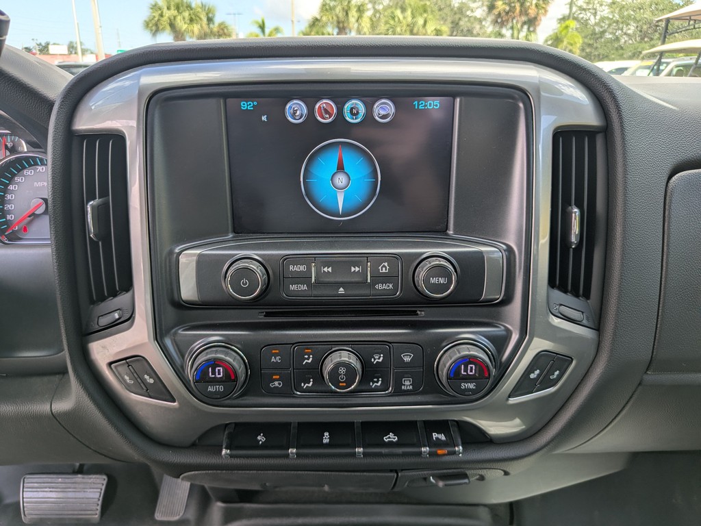 Chevrolet Silverado 1500 4WD Vehicle Full-screen Gallery Image 19