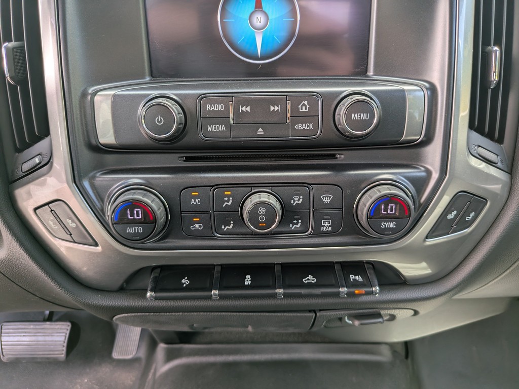 Chevrolet Silverado 1500 4WD Vehicle Full-screen Gallery Image 21