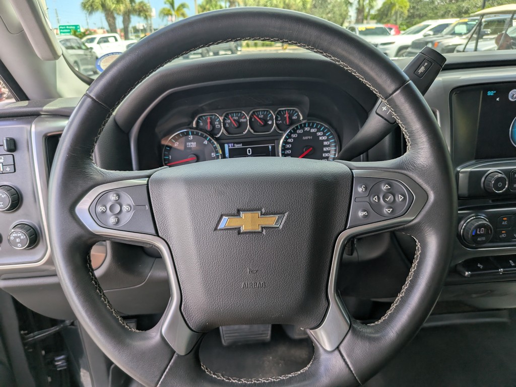 Chevrolet Silverado 1500 4WD Vehicle Full-screen Gallery Image 25