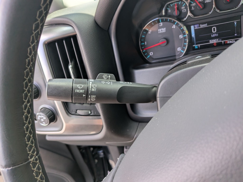 Chevrolet Silverado 1500 4WD Vehicle Full-screen Gallery Image 28