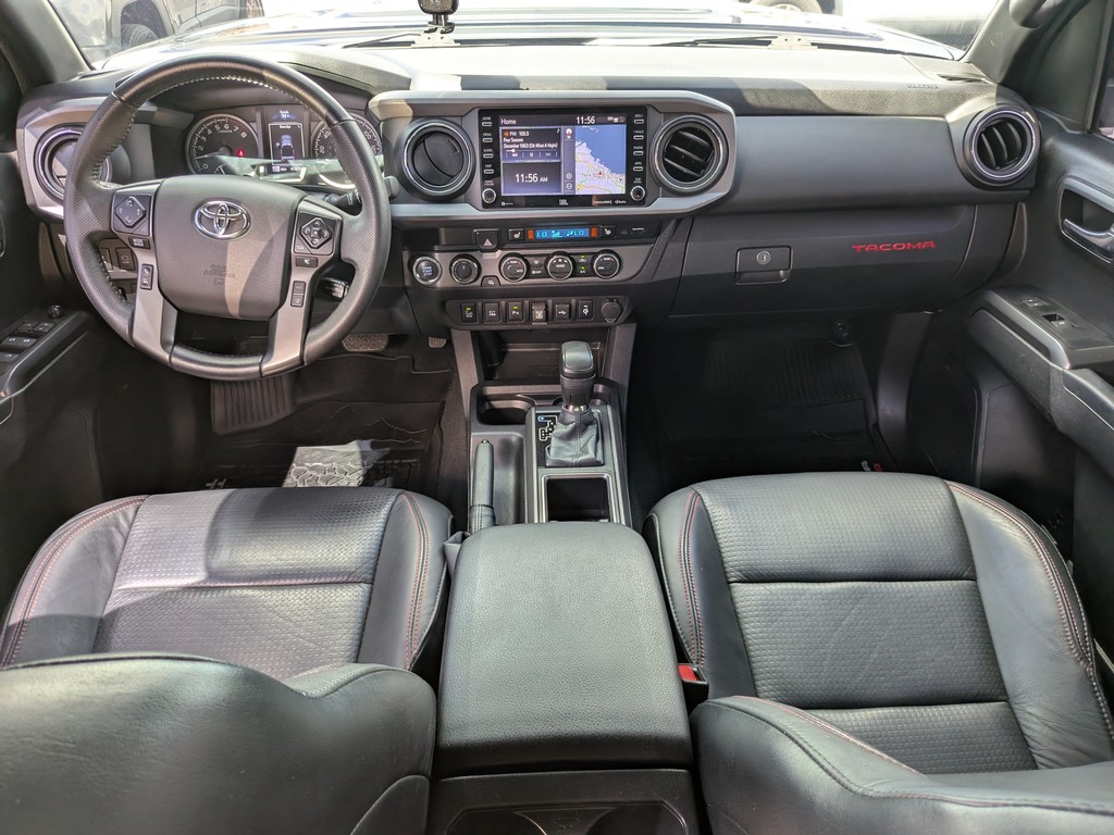 Toyota Tacoma 4WD Vehicle Full-screen Gallery Image 10
