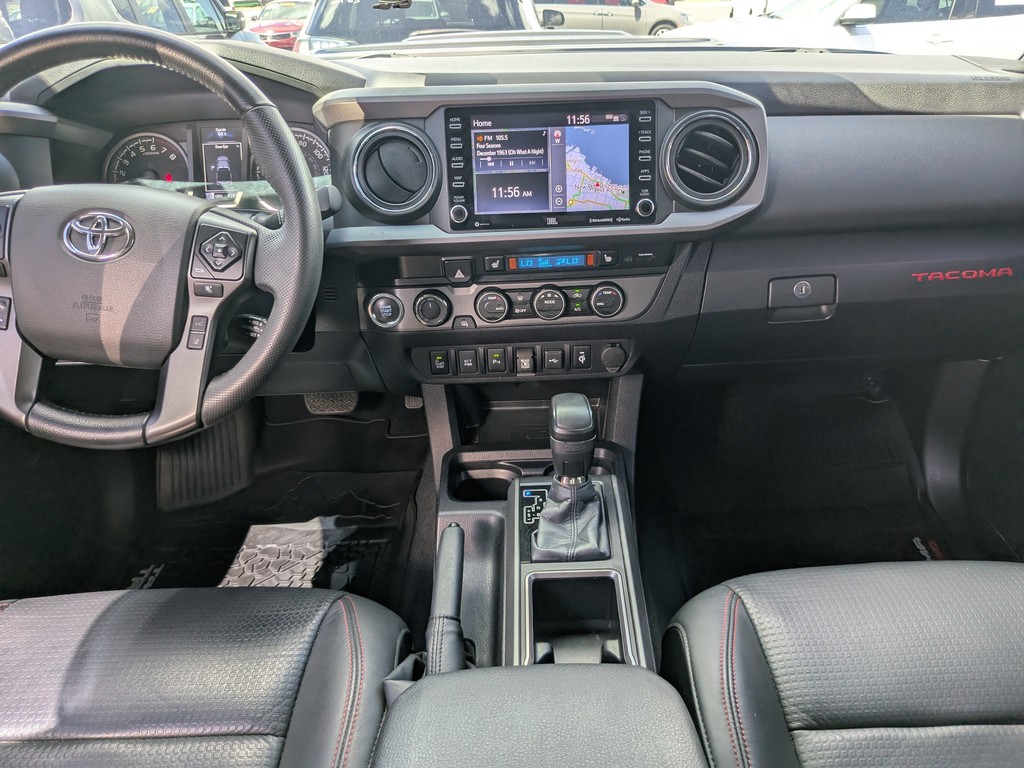 Toyota Tacoma 4WD Vehicle Full-screen Gallery Image 12