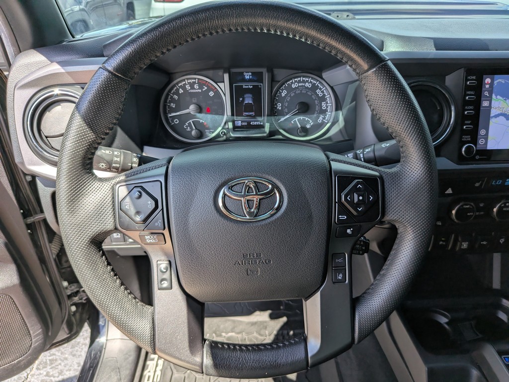 Toyota Tacoma 4WD Vehicle Full-screen Gallery Image 28