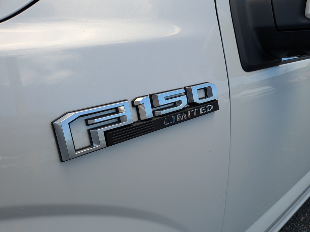 Ford F-150 Vehicle Full-screen Gallery Image 07